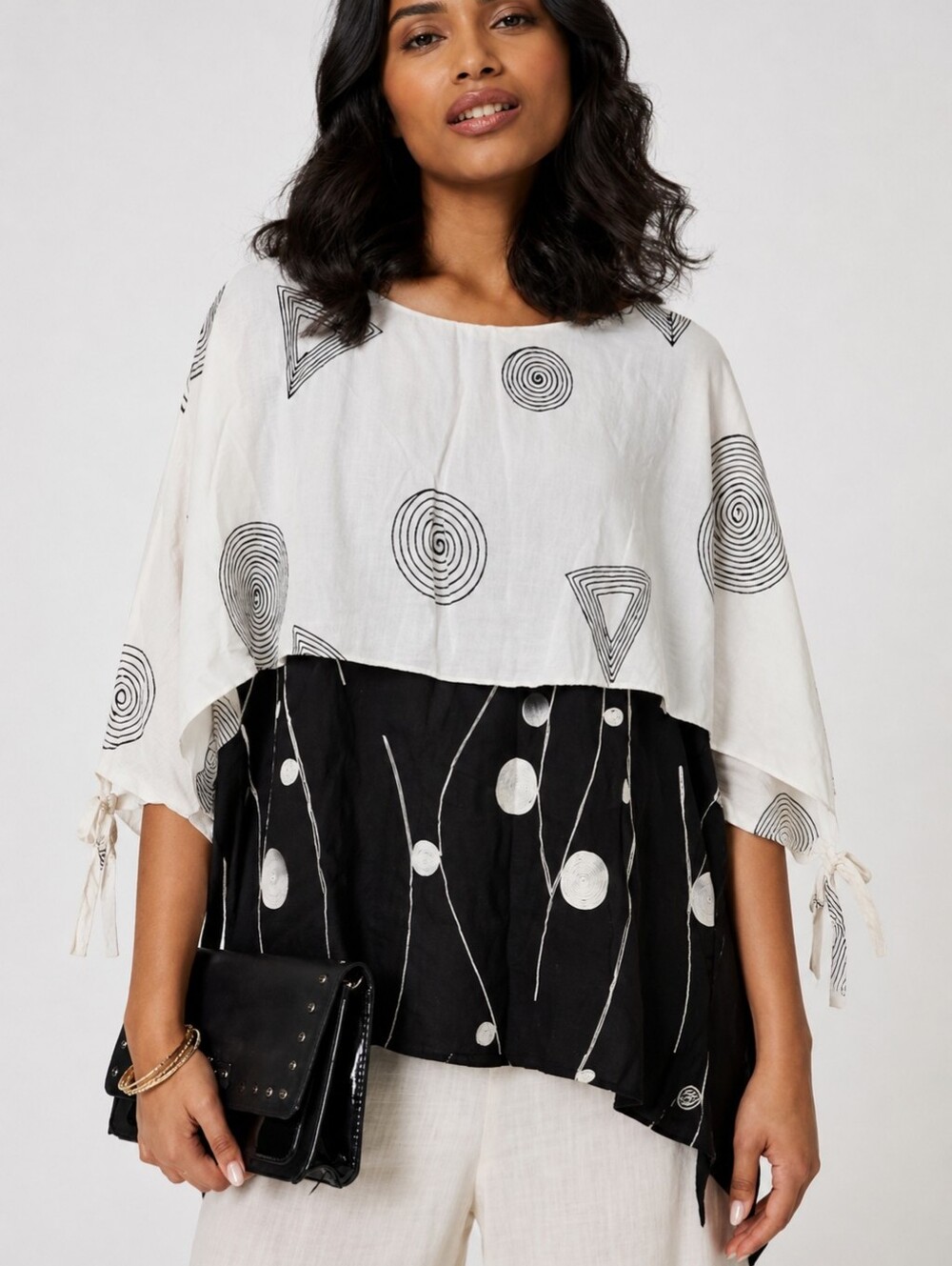 Abstract Black White Layered Tunic Top Handkerchief Hem Tie Sleeve Women's M/L